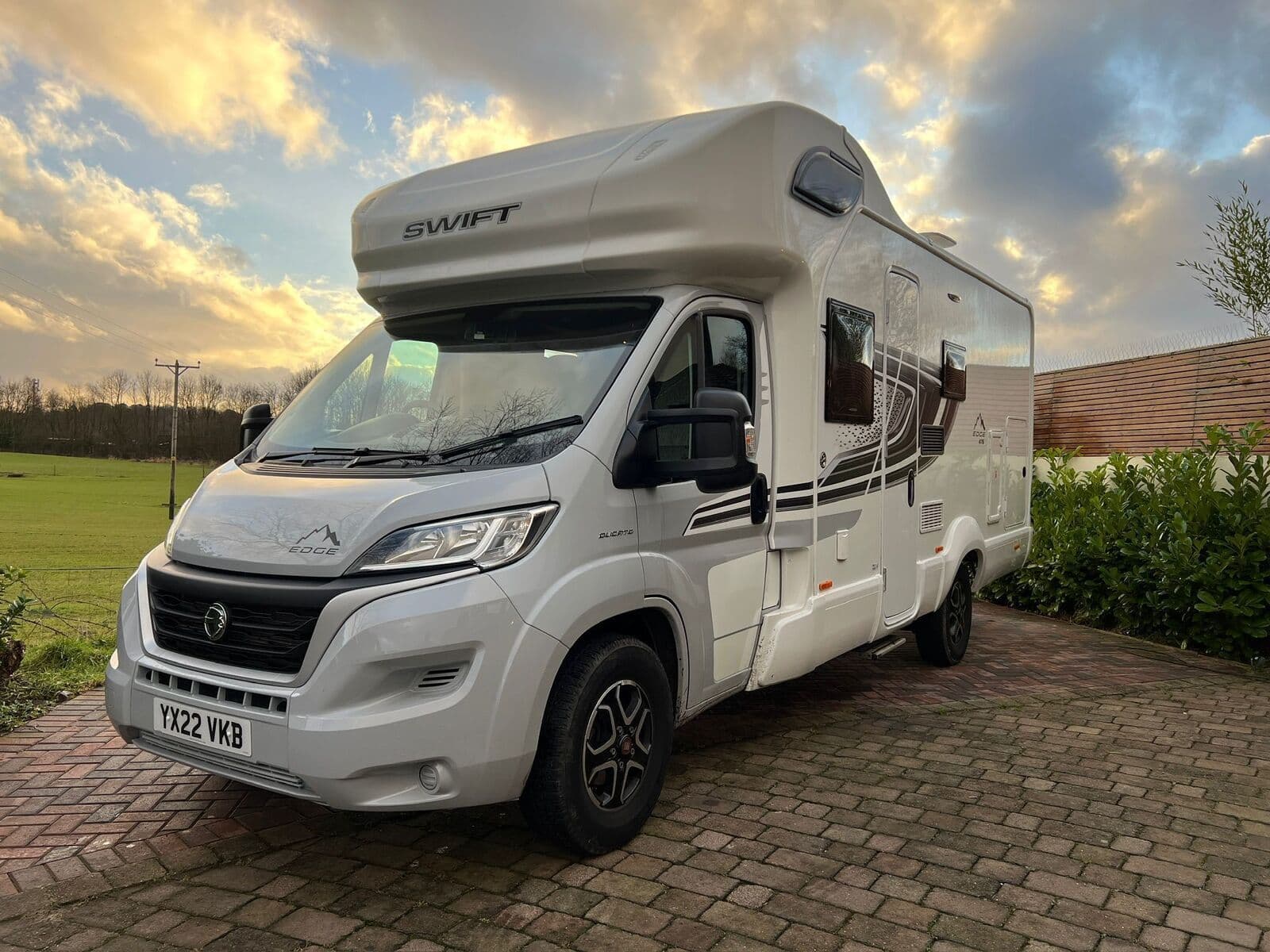 ADVENTURE SWIFT 476 - ZWT – Bolton