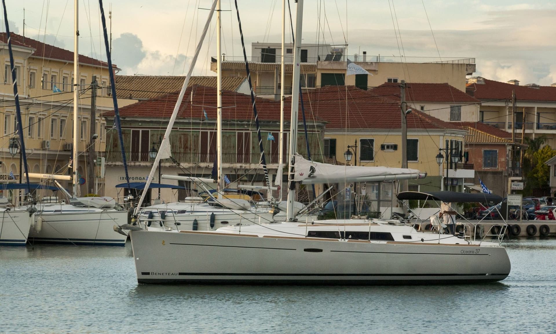 Beneteau Oceanis 37