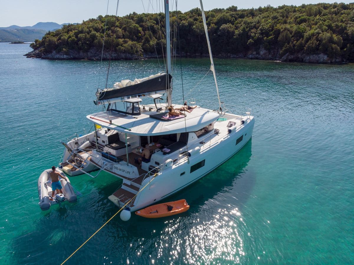 Catamaran LAGOON 42 – Kontokali