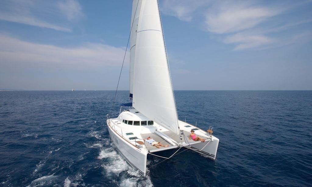 Lagoon 42 – Thira