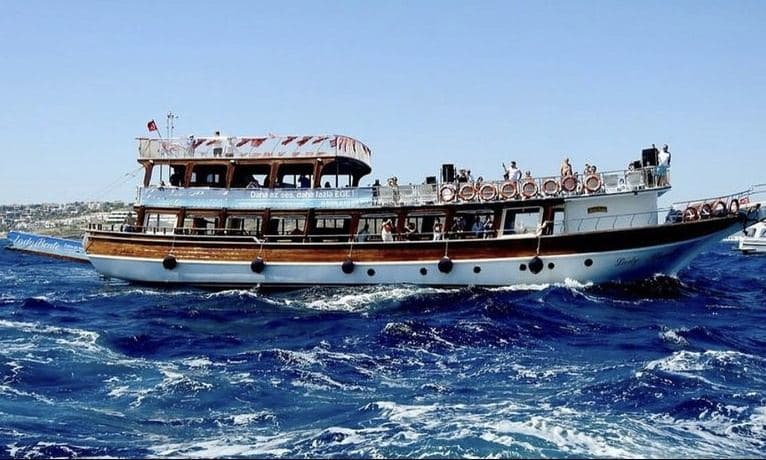 Excursion Boat in İzmir, Cesme – İzmir