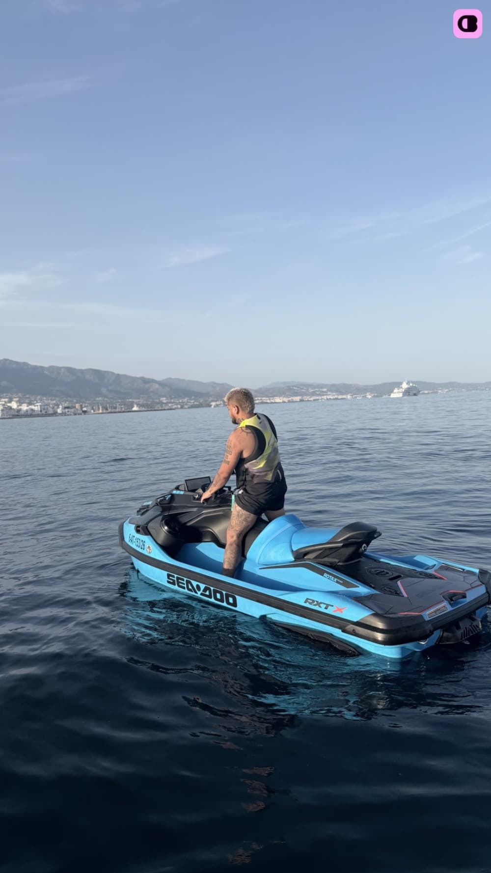 Let yourself be captivated by the Mediterranean on an hour-long jet ski tour… – Marbella