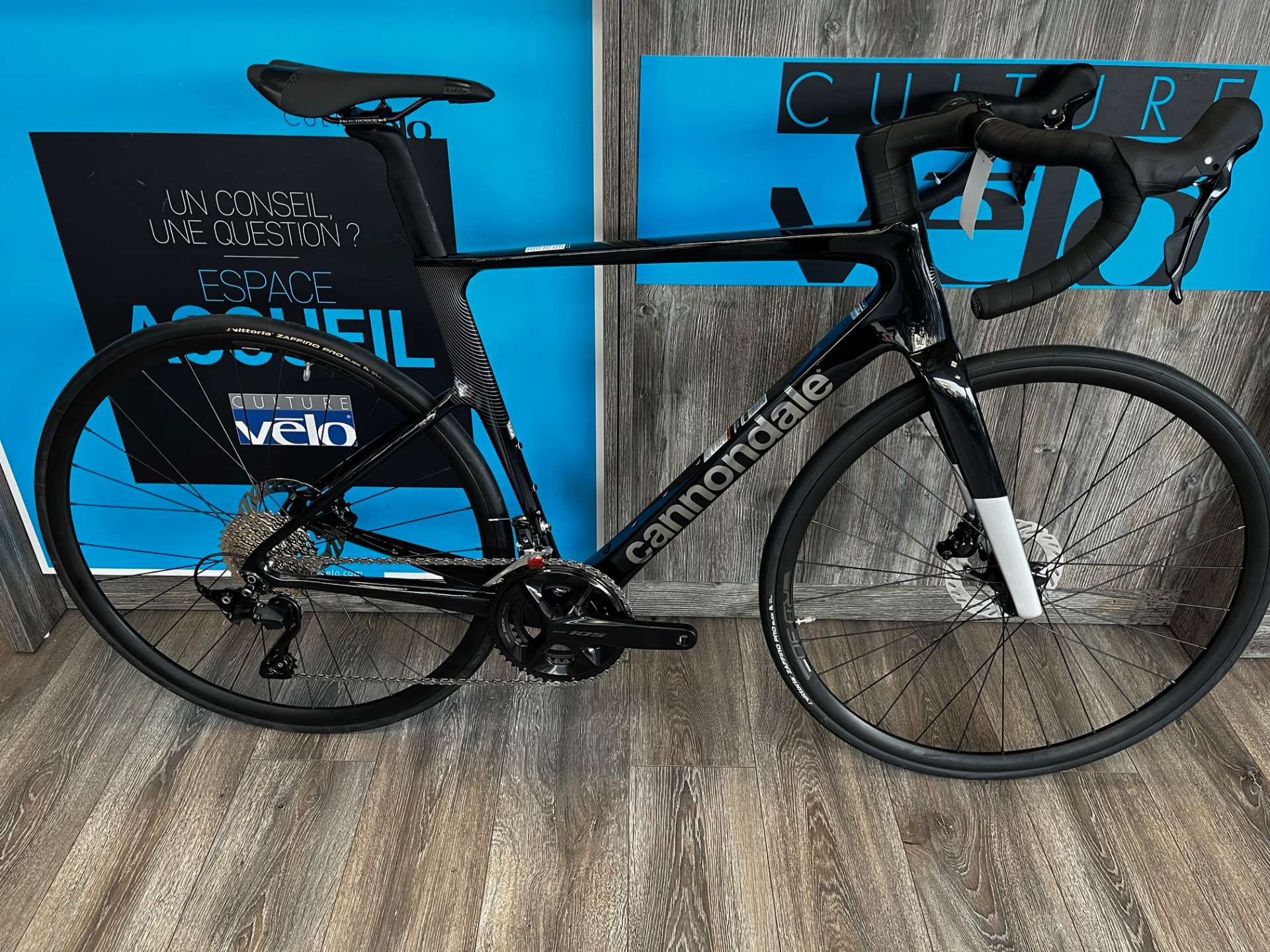 Cannondale SuperSix 105 road bike – size 54