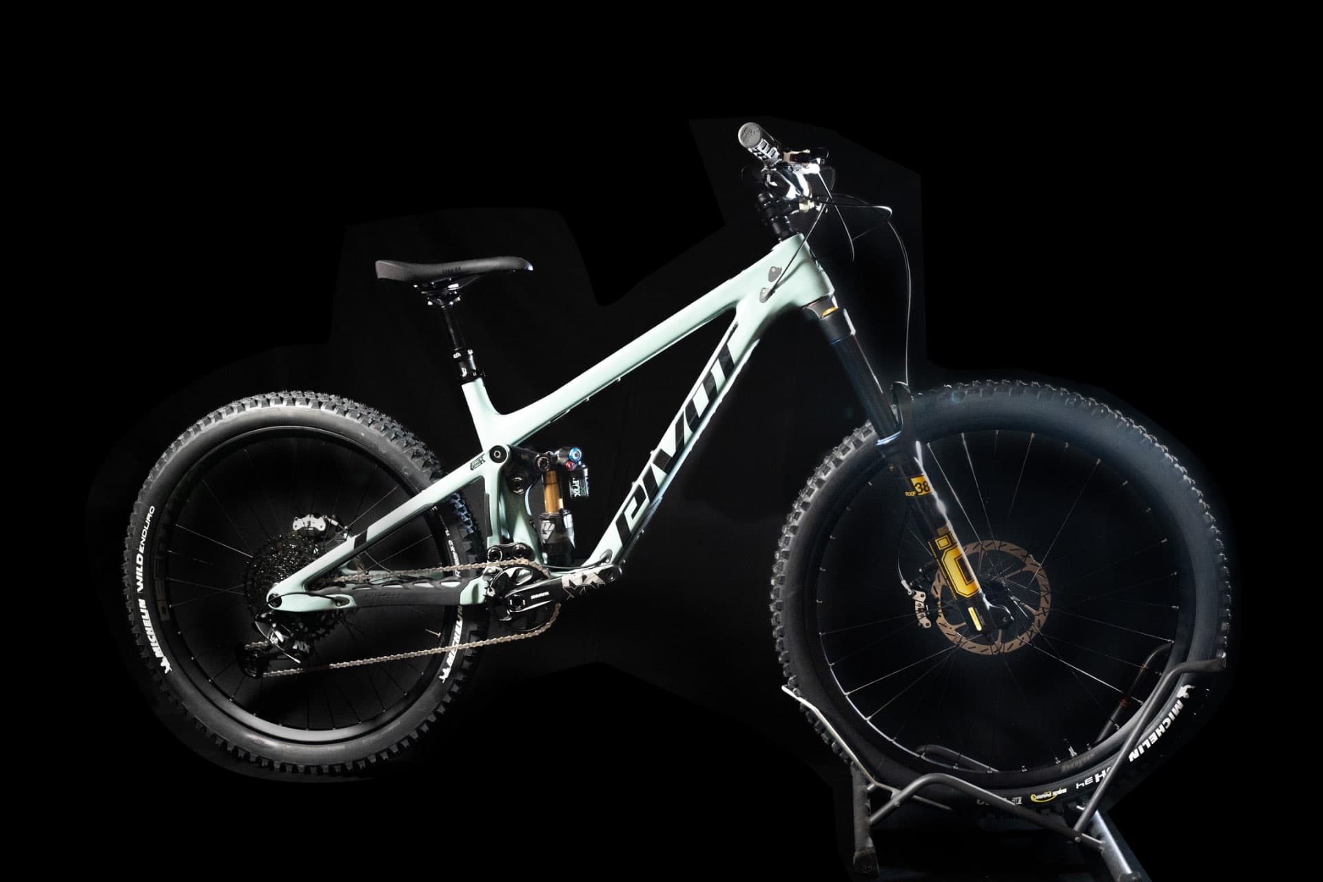 M- PIVOT MACH 6 2026