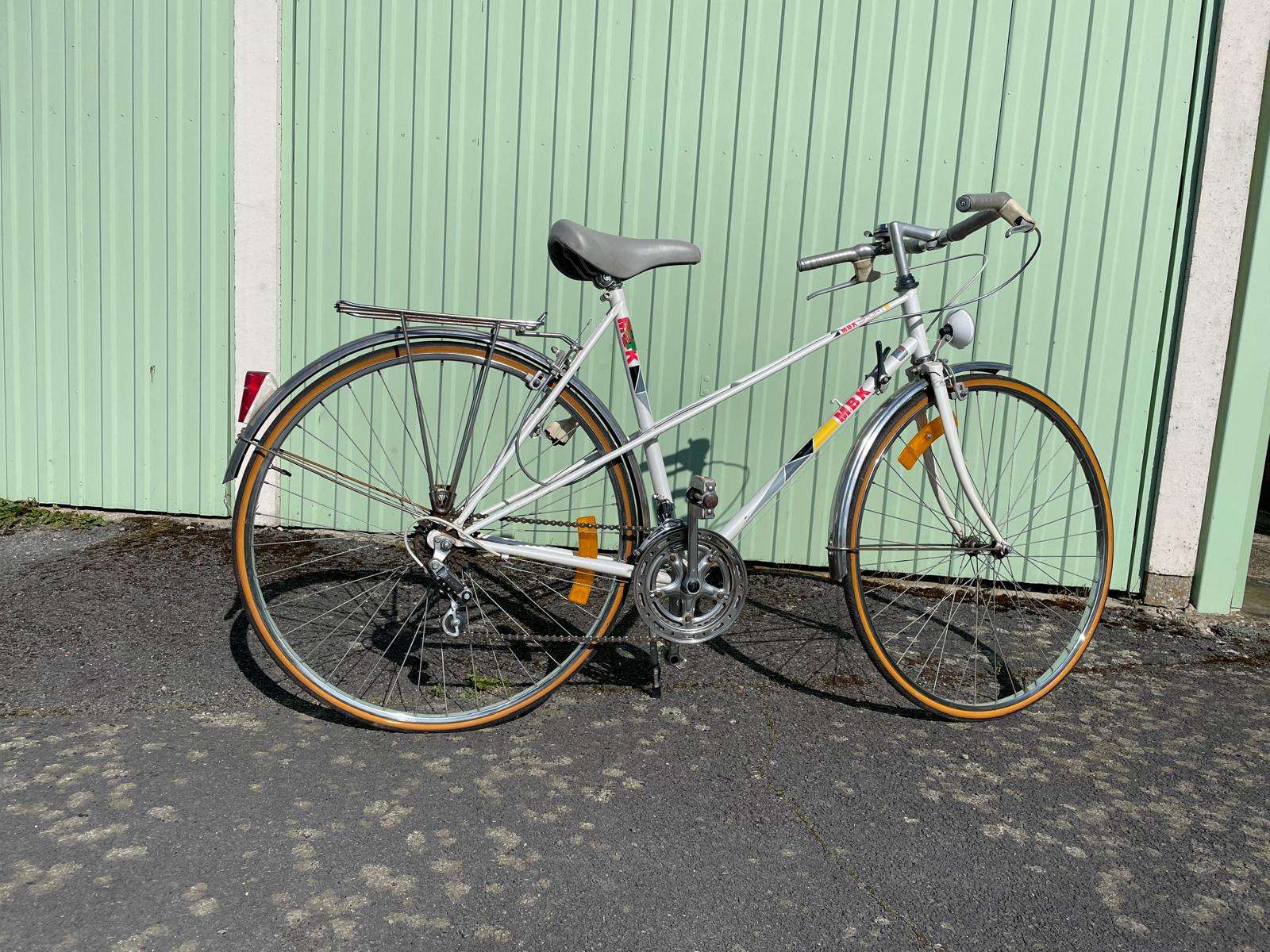 MBK White Bike Size M
