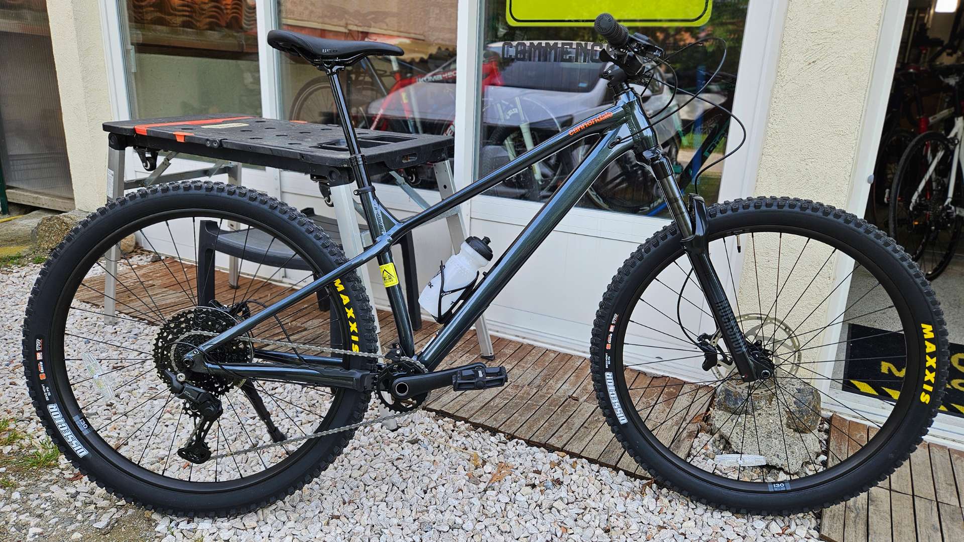 Muscular Semi-Rigid Trail Mountain Bike – Los Masos