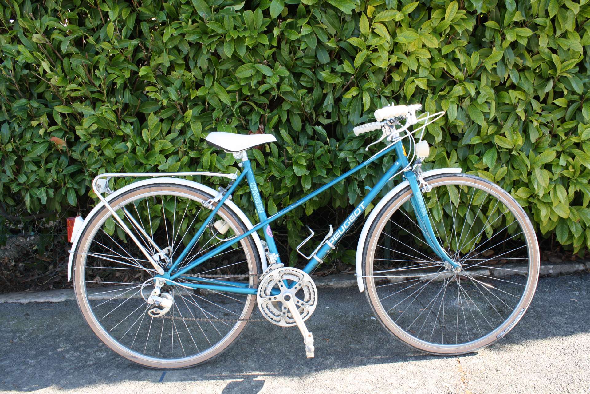 Peugeot Blue & White Bike Size M