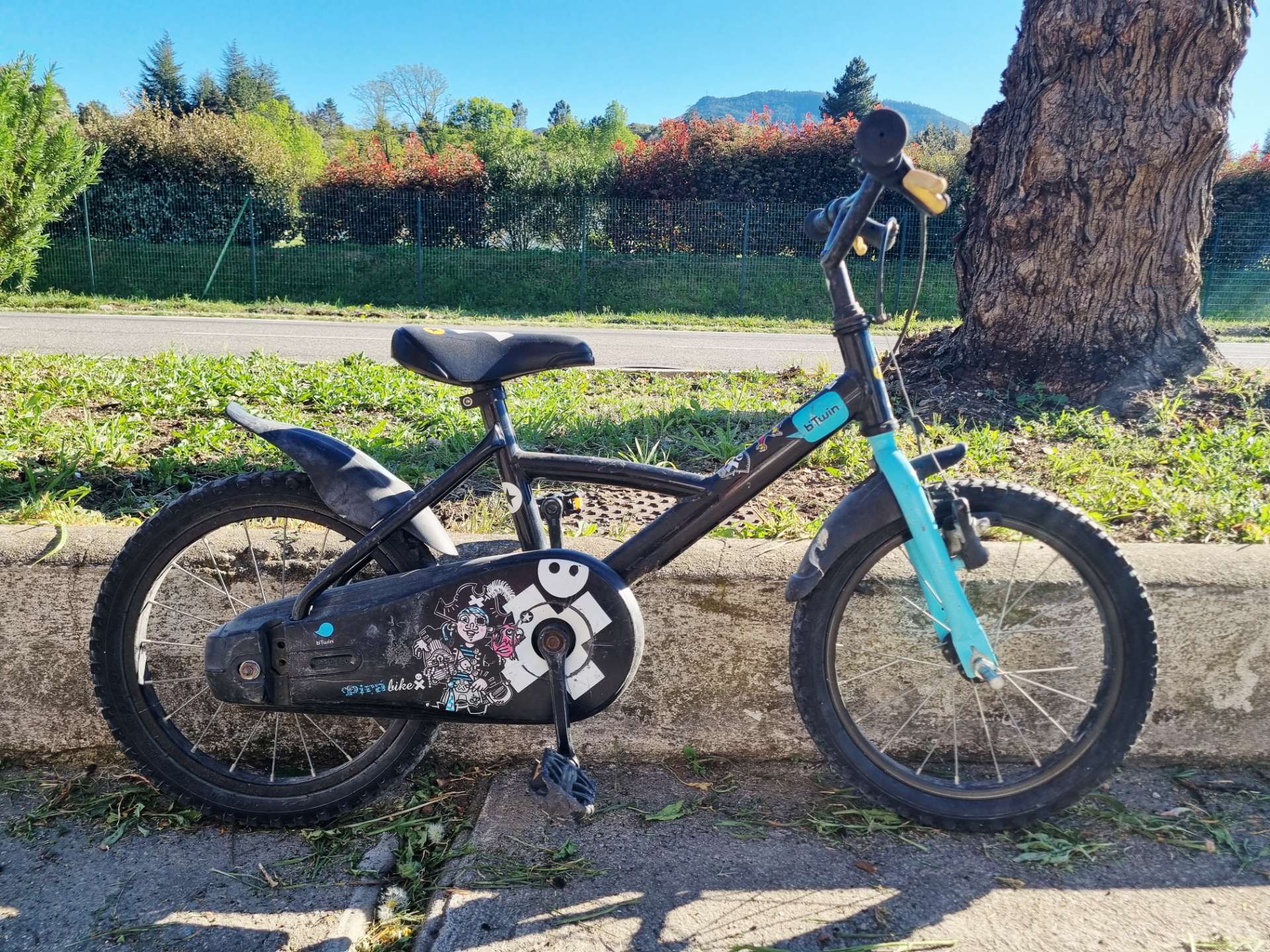 Vélo enfant noir 4-6 ans