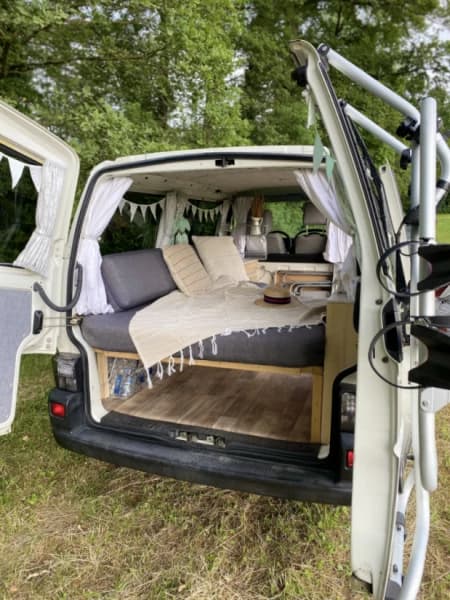 VW Campingbus von Larissa – Winterthur