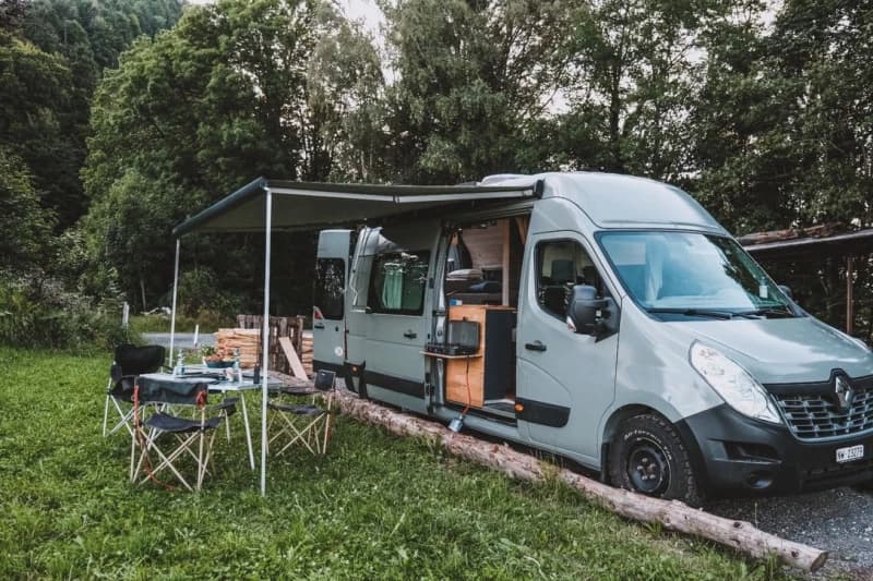 Renault Campingbus von SEC Sport & Erlebnis Club Nidwalden – Ennetmoos
