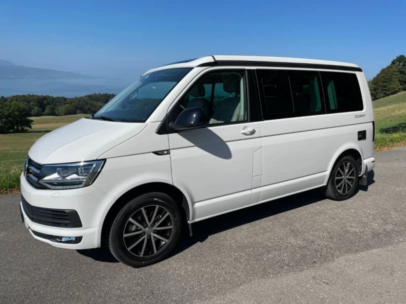VW Campingbus von Emilien – La Tour de Trême