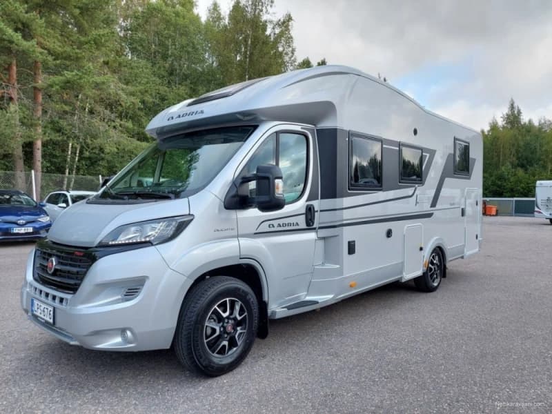 Atten, Adria-Matkailuauto – Akaa