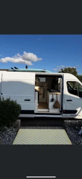Evelinas Renault Campervan – Borås