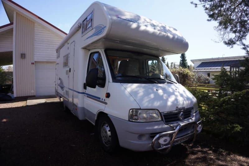 Viviann, Adria-Matkailuauto – Pori