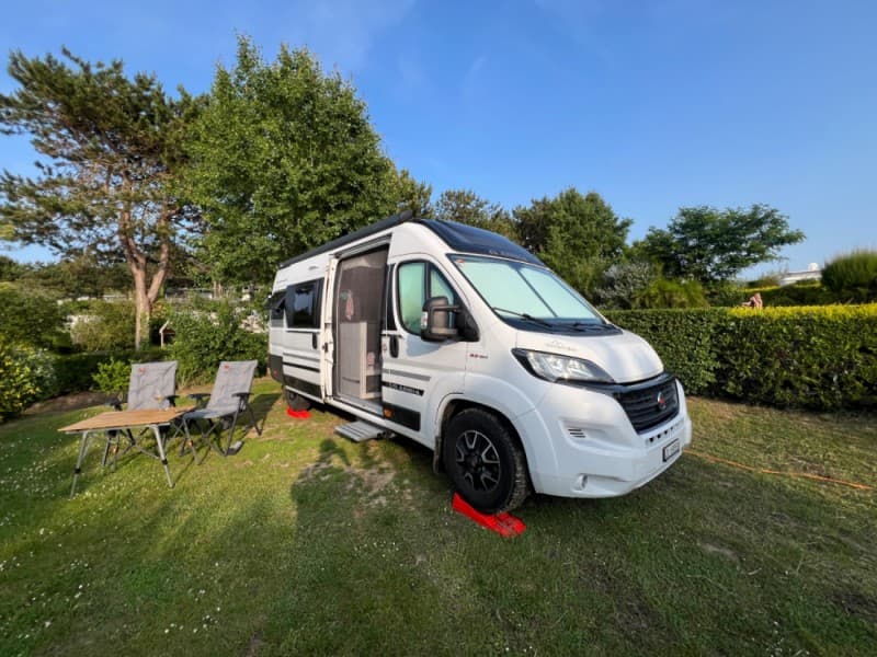 Adria Campingbus von Alexander – Zug