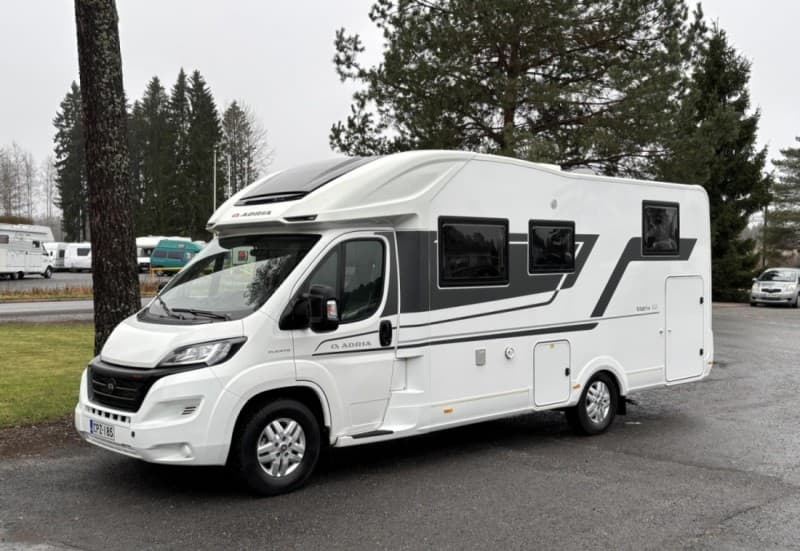 Atten, Adria-Matkailuauto – Akaa