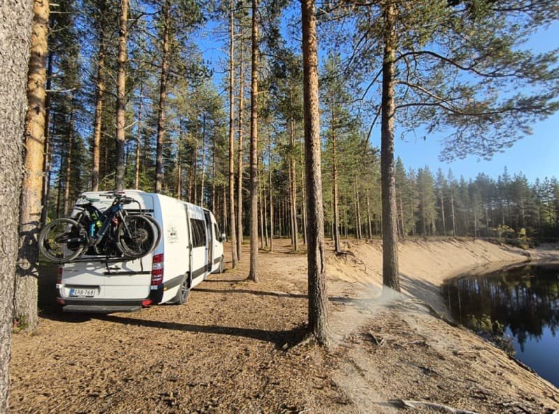 Nikon, Mercedes-Retkeilyauto – Joensuu