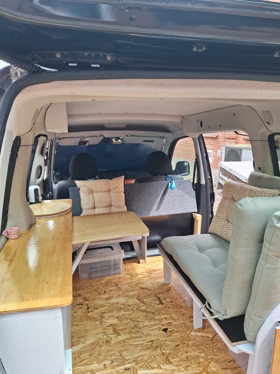 Sorte Panter, Victor's Campervan – Harlev
