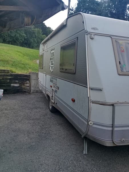 Henrietta, Mario's Wohnwagen – spiez