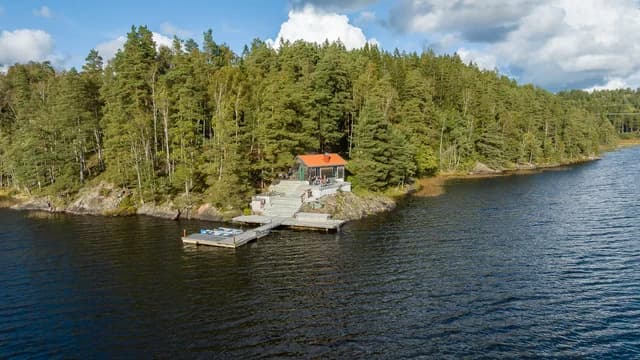 Ulkeröds Gård vedeldad bastu och badtunna – Munkedal
